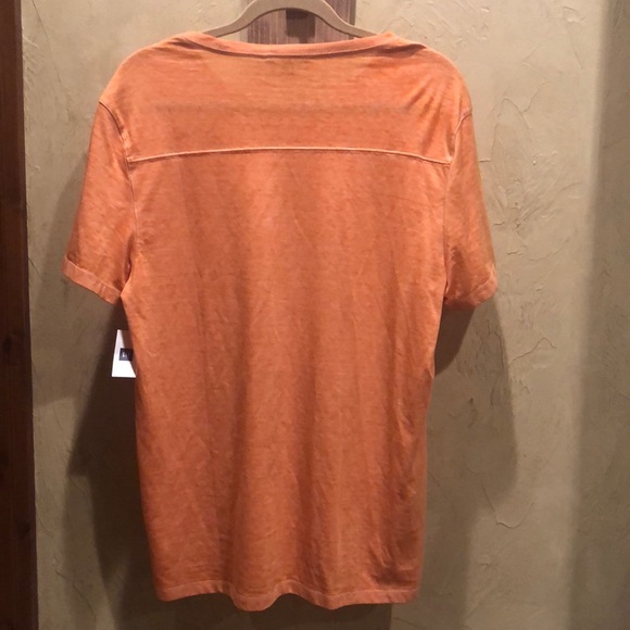 Gap orange mens T NWT - Picture 2 of 4